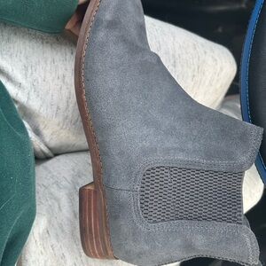 Tom’s light Blue Suede Ankle Boots